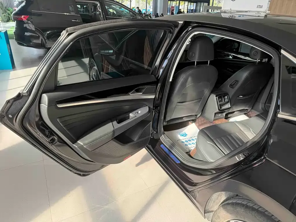 Volkswagen Passat — фото 9