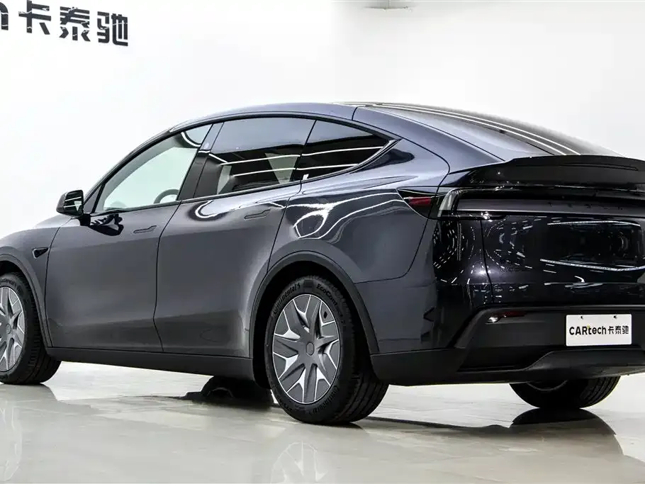 Tesla Model Y L — фото 6