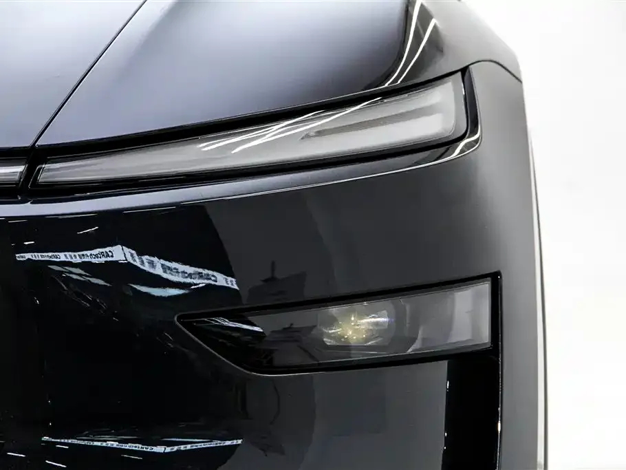 Tesla Model Y L — фото 8