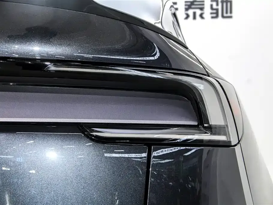 Tesla Model Y L — фото 7