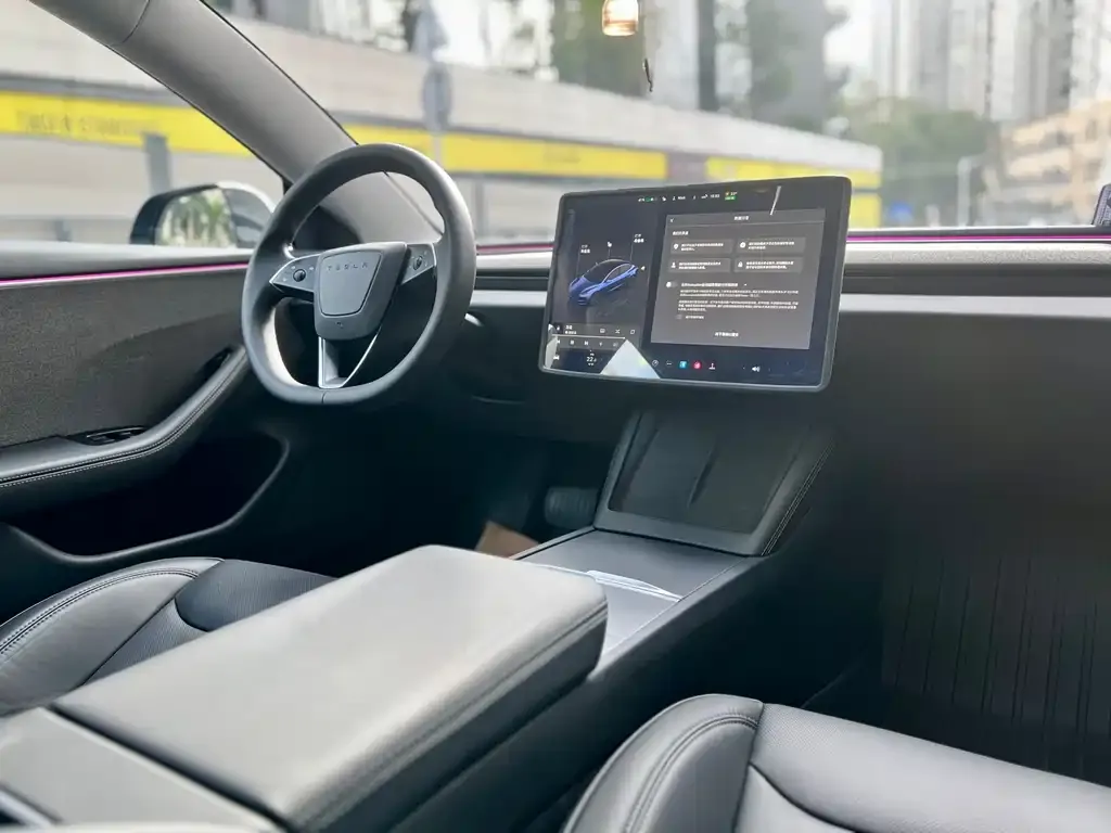 Tesla Model 3 — фото 3