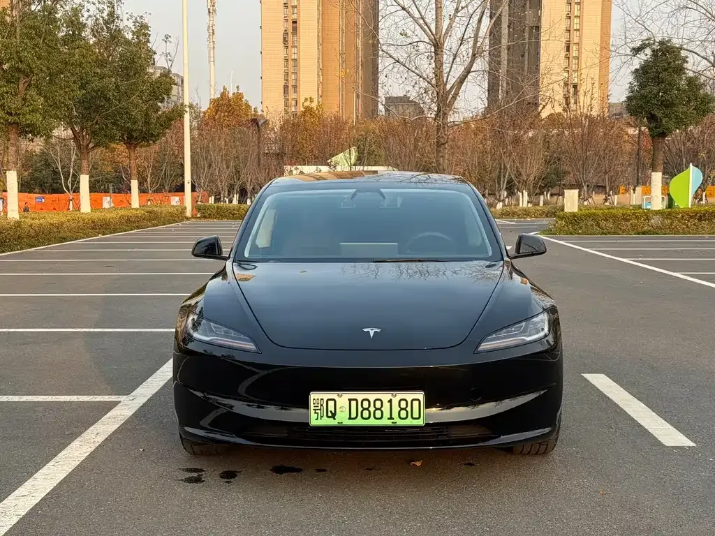 Tesla Model 3 — фото 5