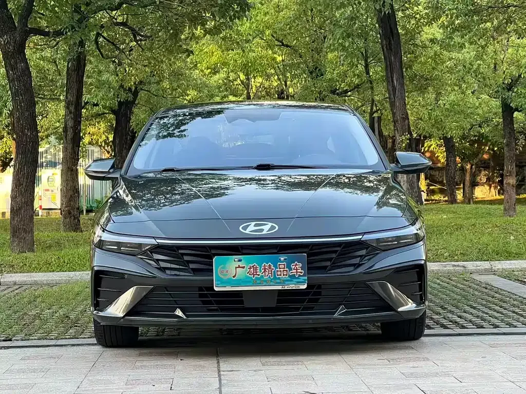 Hyundai Elantra — фото 5