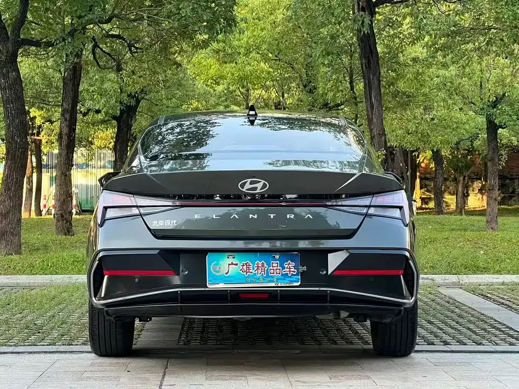 Hyundai Elantra — фото 6