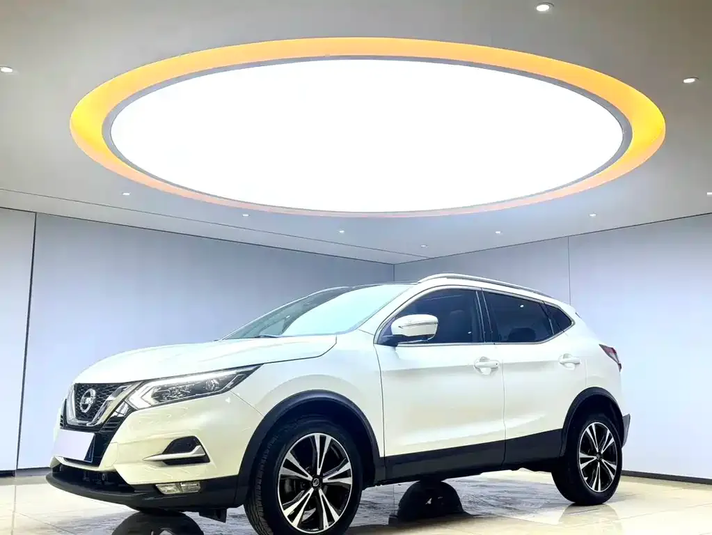 Nissan Qashqai — фото 1