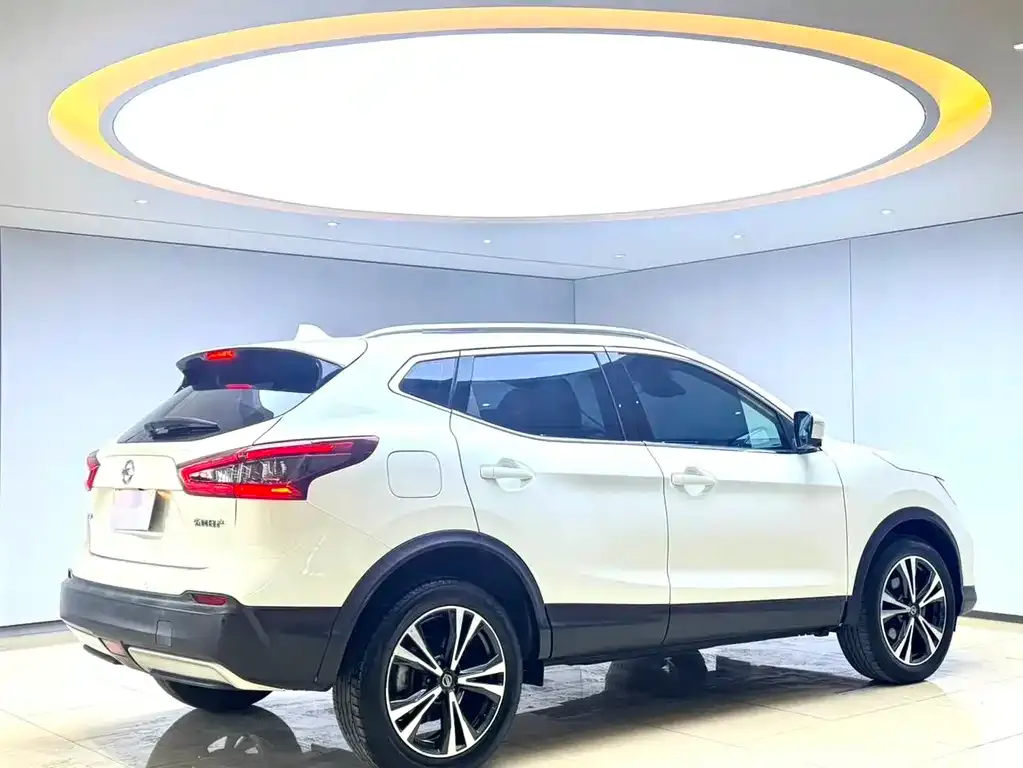 Nissan Qashqai — фото 10