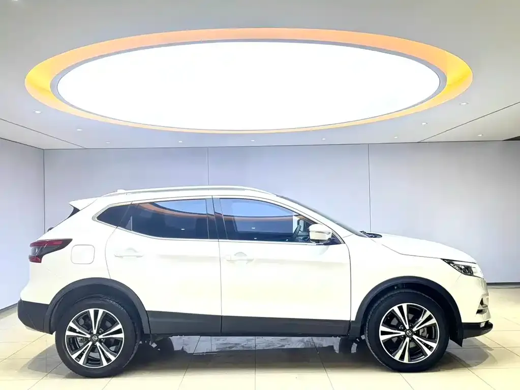 Nissan Qashqai — фото 8