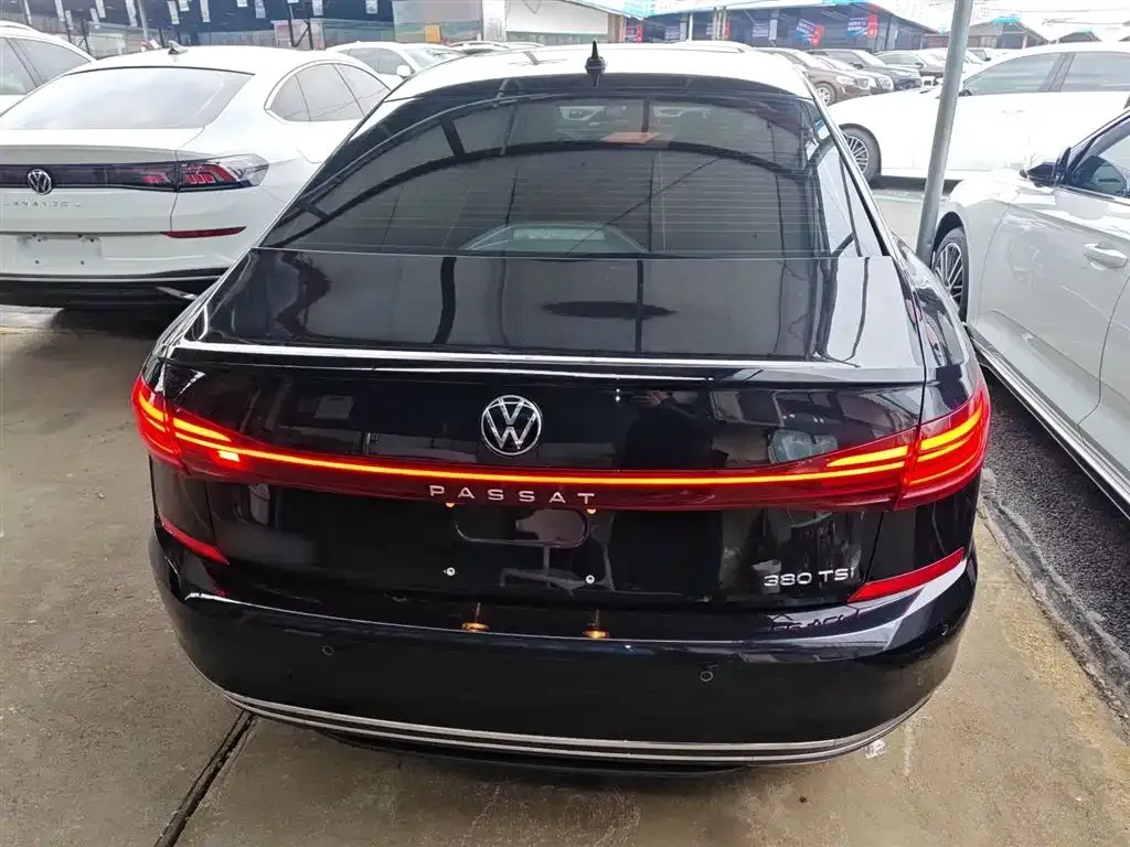 Volkswagen Passat — фото 8