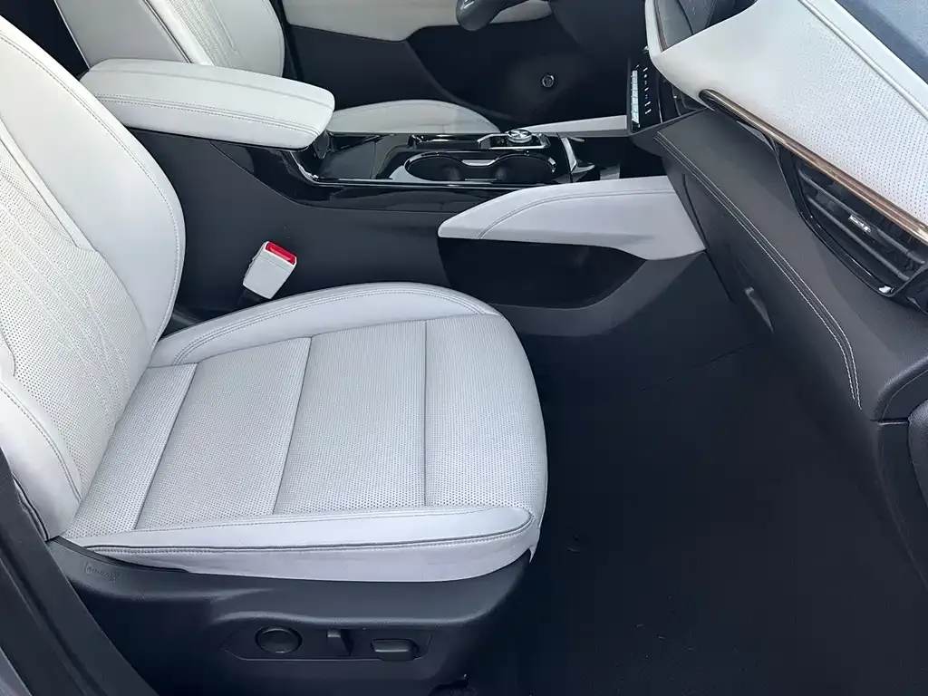 Buick Envision Plus — фото 8