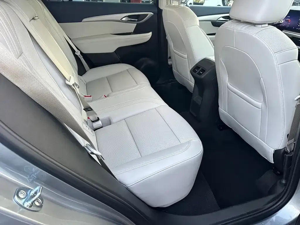 Buick Envision Plus — фото 2