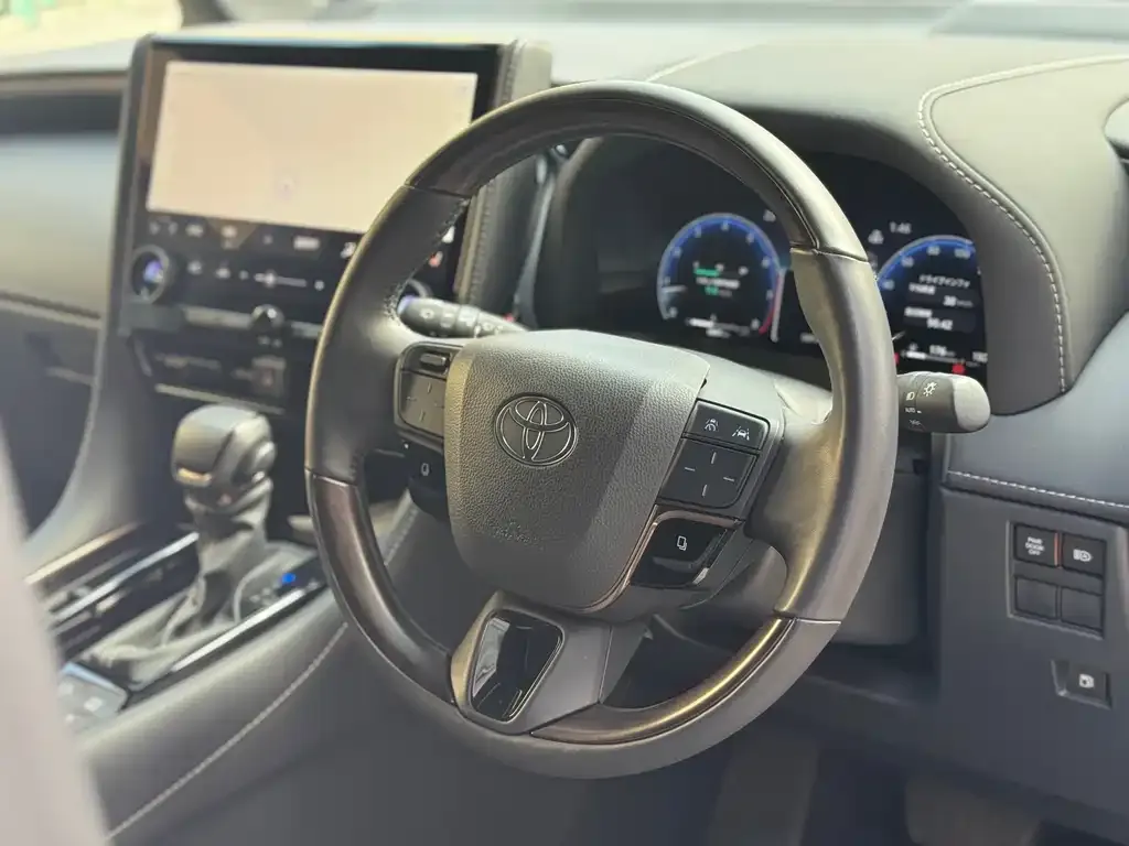 Toyota Alphard — фото 8