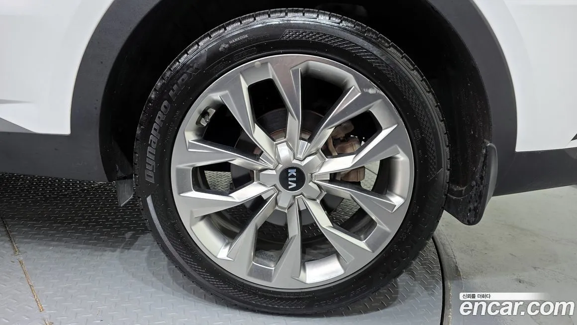 Kia Sorento — фото 5