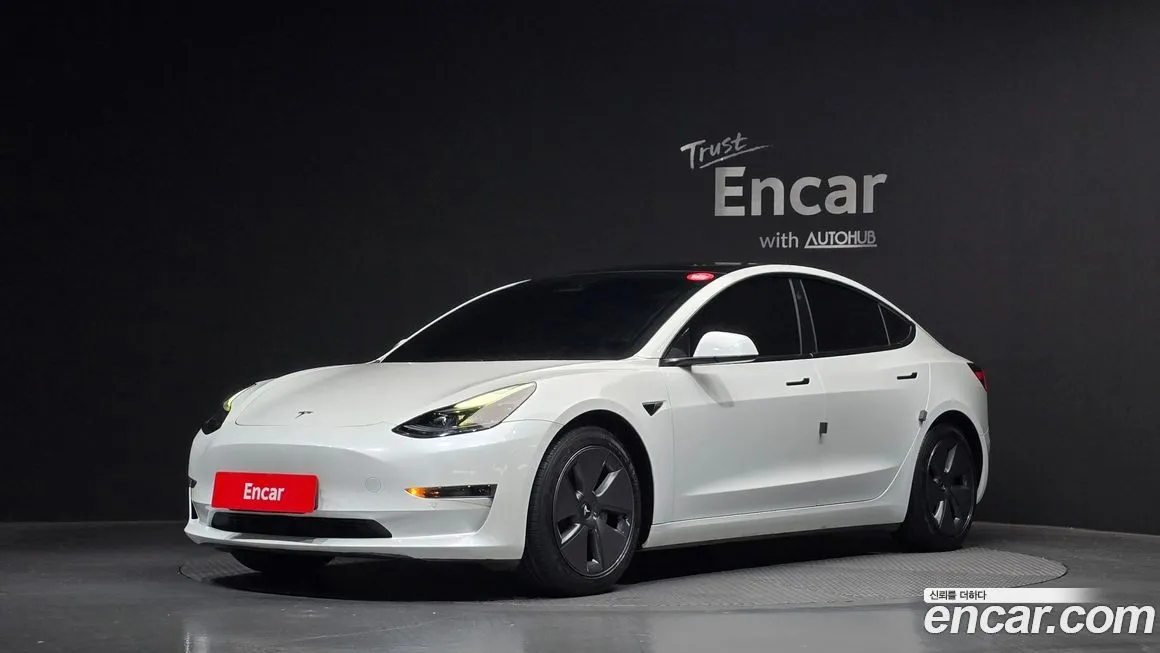 Tesla Model 3 — фото 1