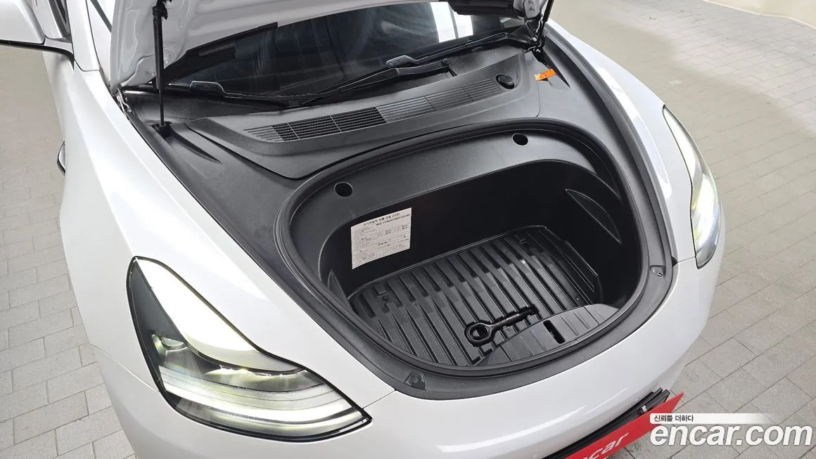 Tesla Model 3 — фото 6