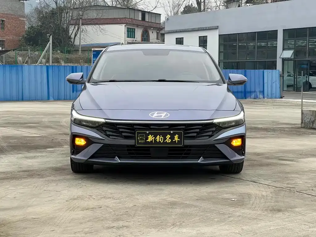 Hyundai Elantra — фото 8