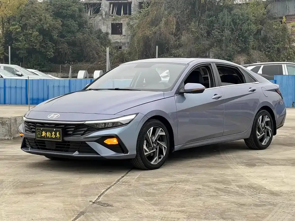 Hyundai Elantra — фото 10
