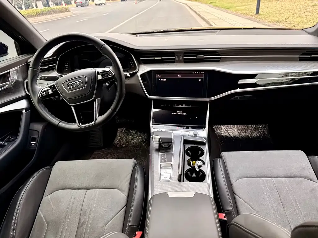 Audi A6L — фото 4