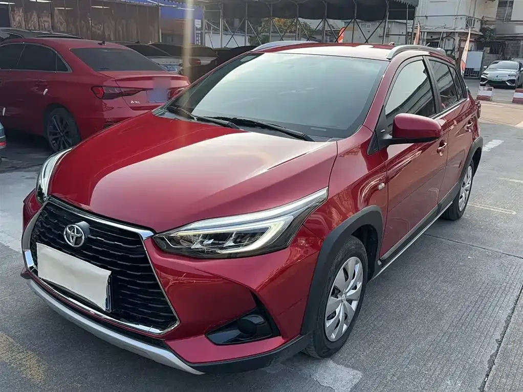 Toyota Yaris L — фото 2