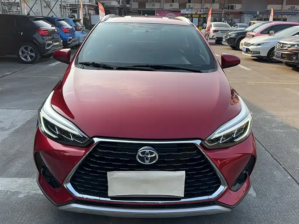 Toyota Yaris L — фото 3