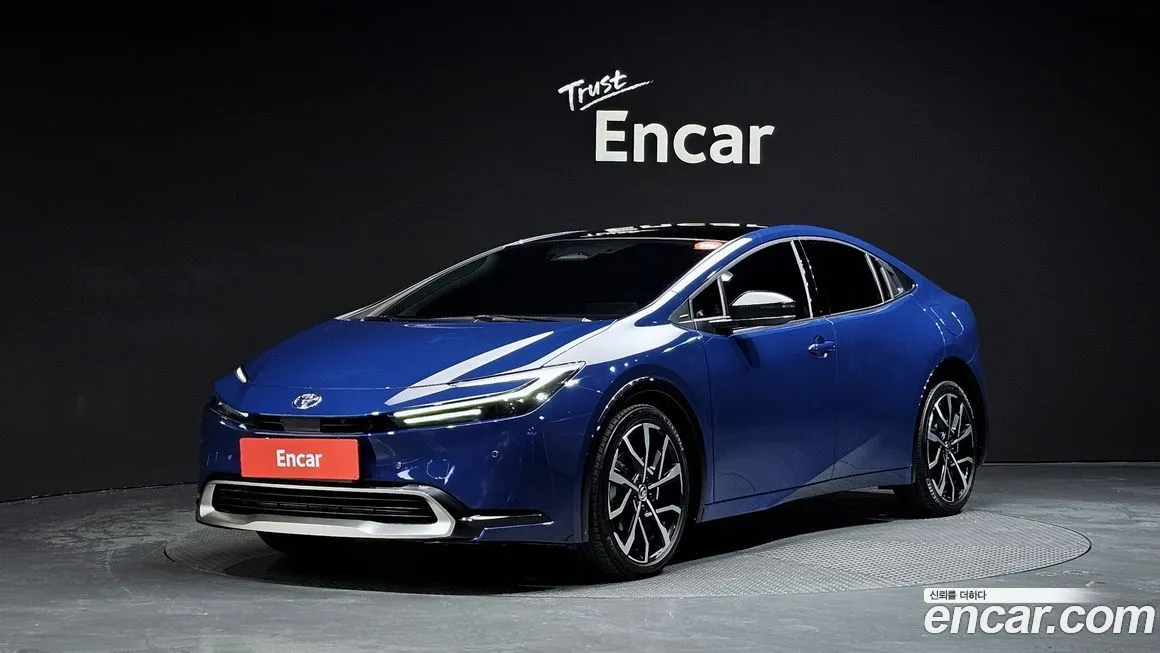 Toyota Prius — фото 1