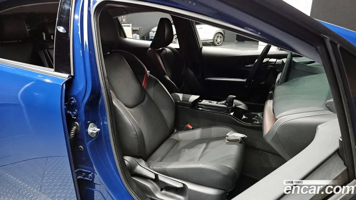Toyota Prius — фото 8