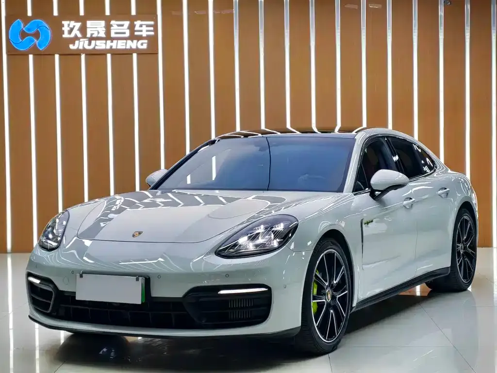 Porsche Panamera Hybrid — фото 1