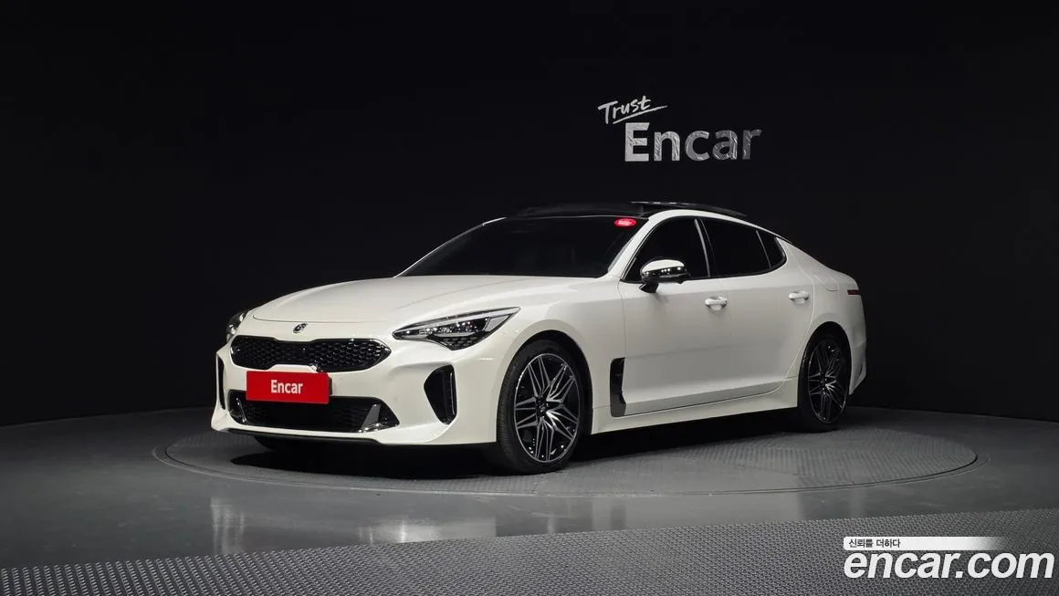 Kia Stinger — фото 1