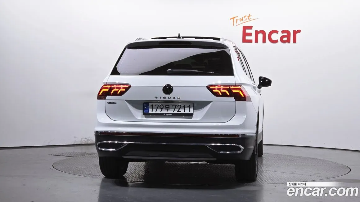 Volkswagen Tiguan — фото 8