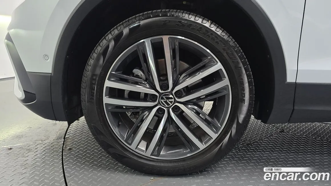 Volkswagen Tiguan — фото 3