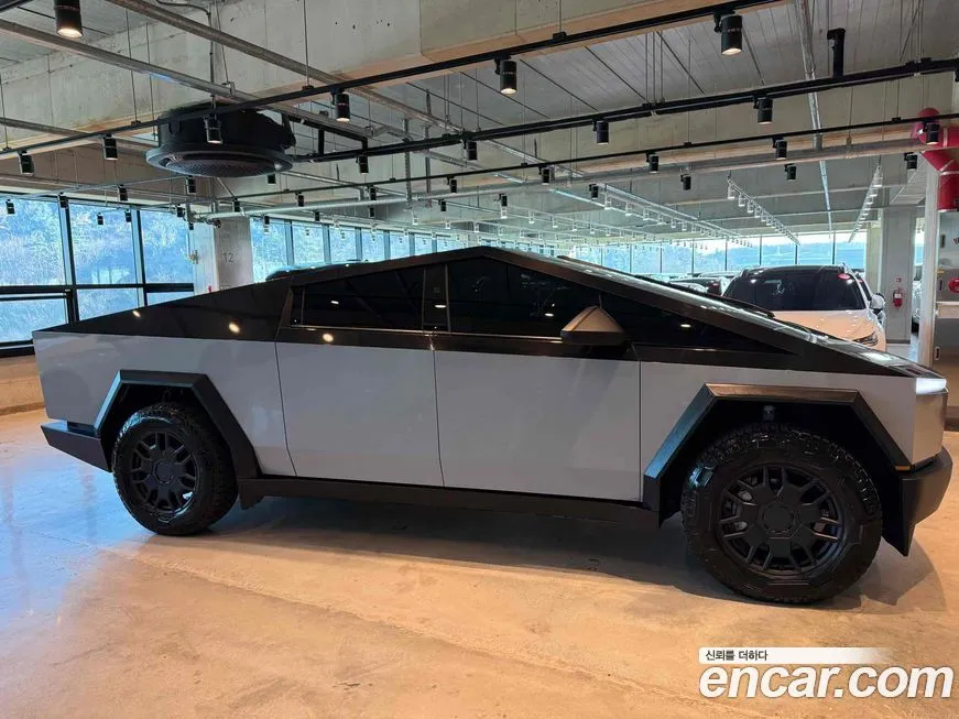 Tesla Cybertruck — фото 10