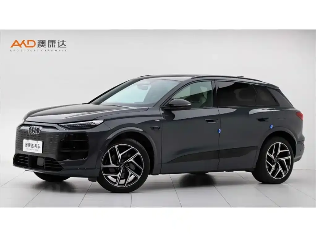 Audi Q6L e-tron — фото 1