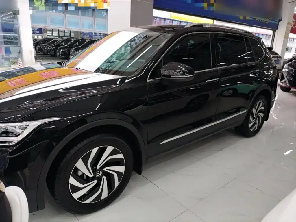 Volkswagen Tiguan L — фото 5