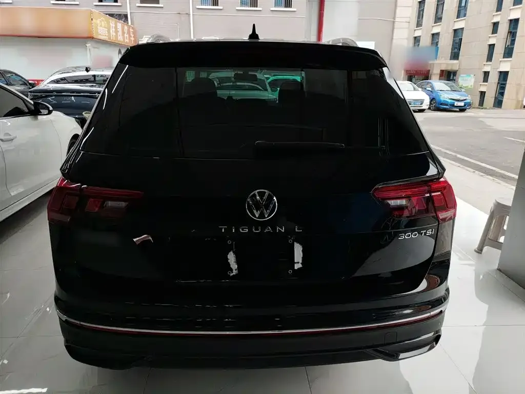 Volkswagen Tiguan L — фото 6