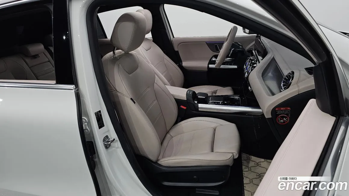 Mercedes-Benz EQA — фото 10