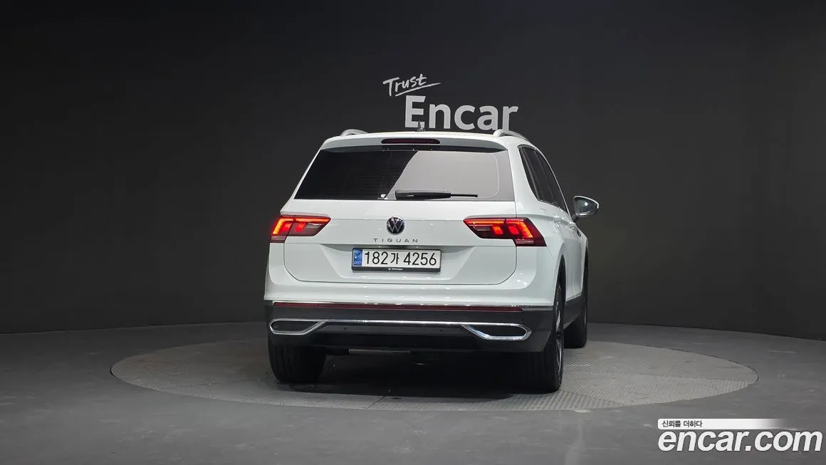 Volkswagen Tiguan — фото 5