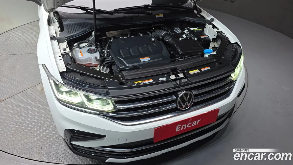 Volkswagen Tiguan — фото 6