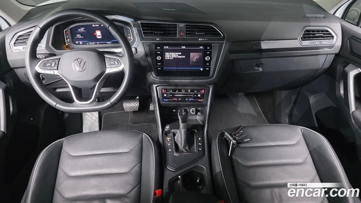 Volkswagen Tiguan — фото 8