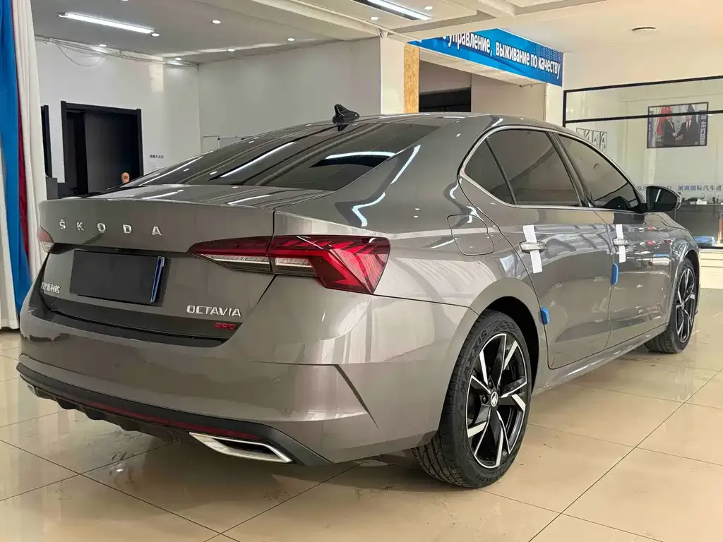 Skoda Octavia — фото 9