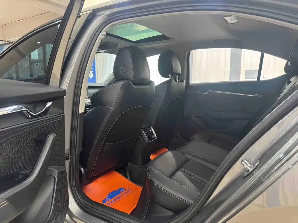 Skoda Octavia — фото 10