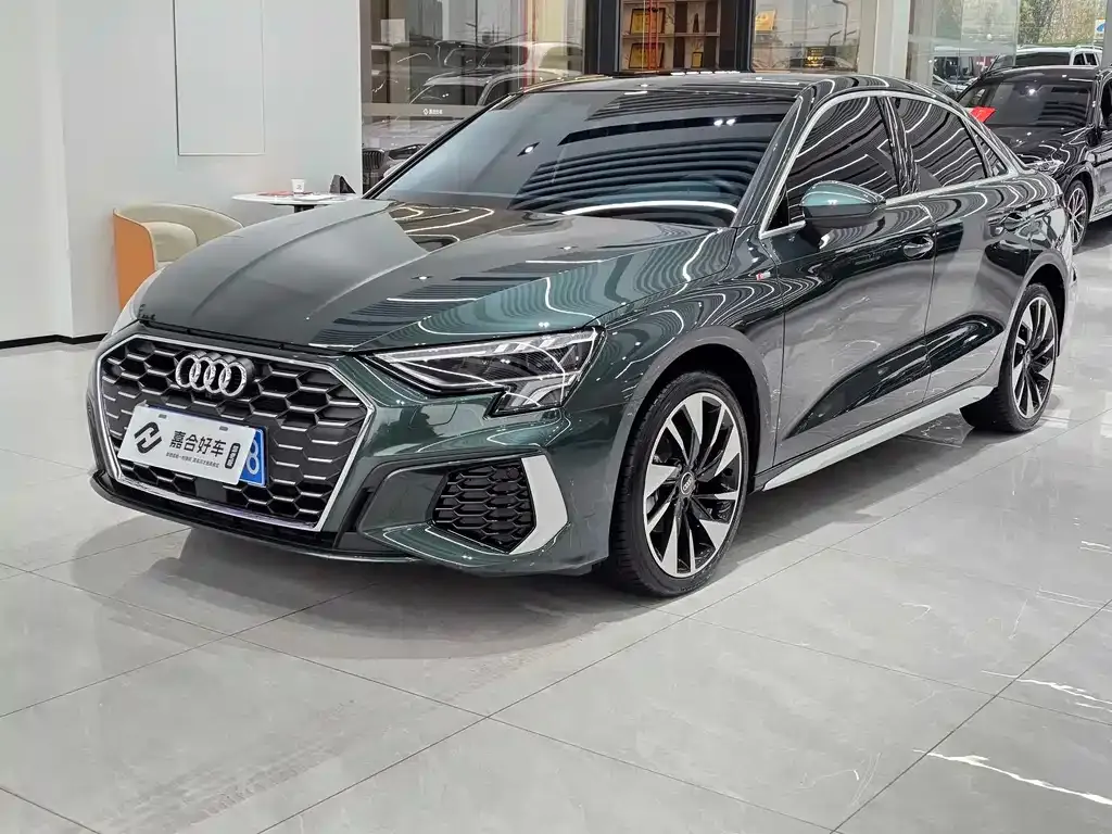 Audi A3 — фото 1
