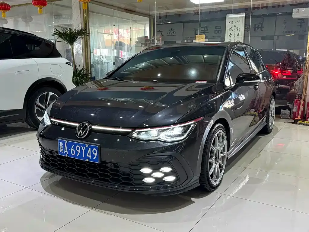 Volkswagen Golf GTI — фото 1