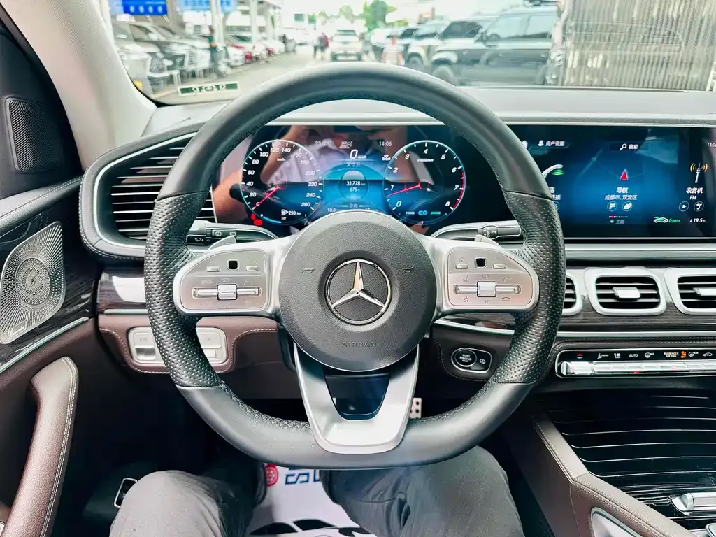 Mercedes-Benz GLS — фото 5
