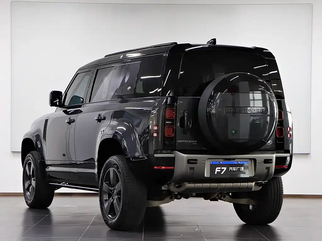 Land Rover Defender — фото 10