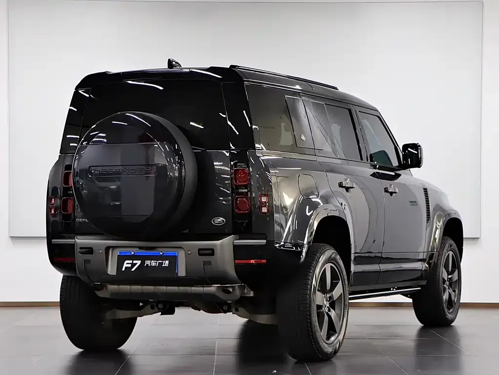 Land Rover Defender — фото 9
