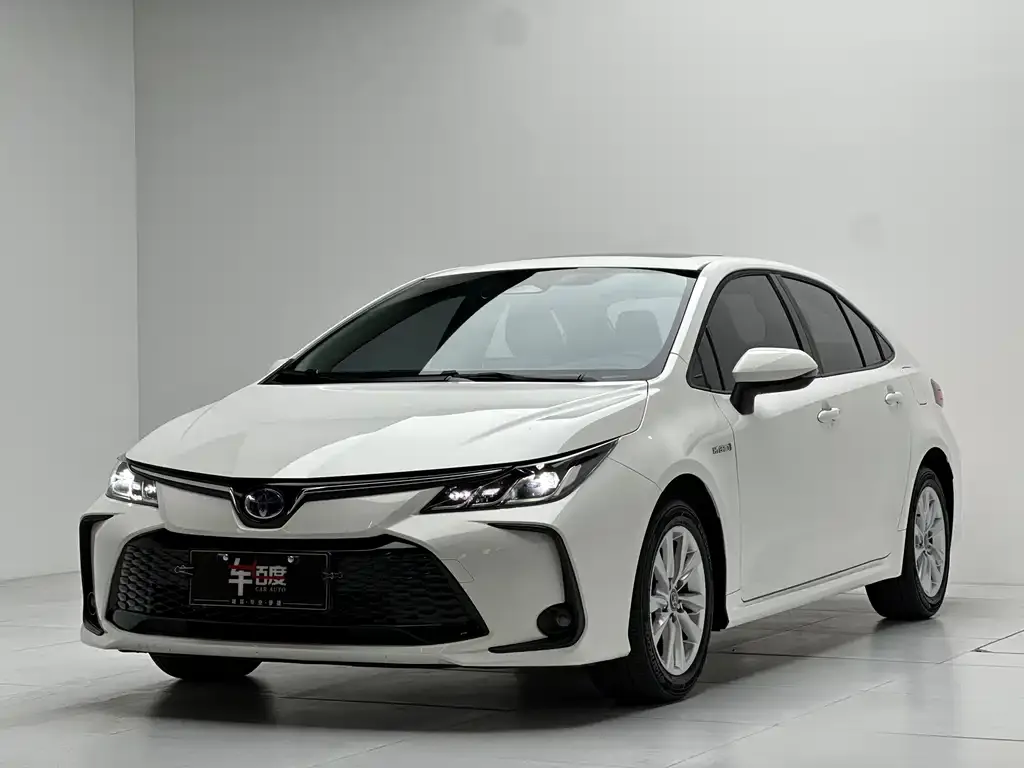 Toyota Corolla — фото 1