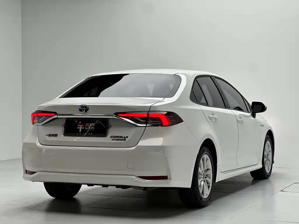 Toyota Corolla — фото 3