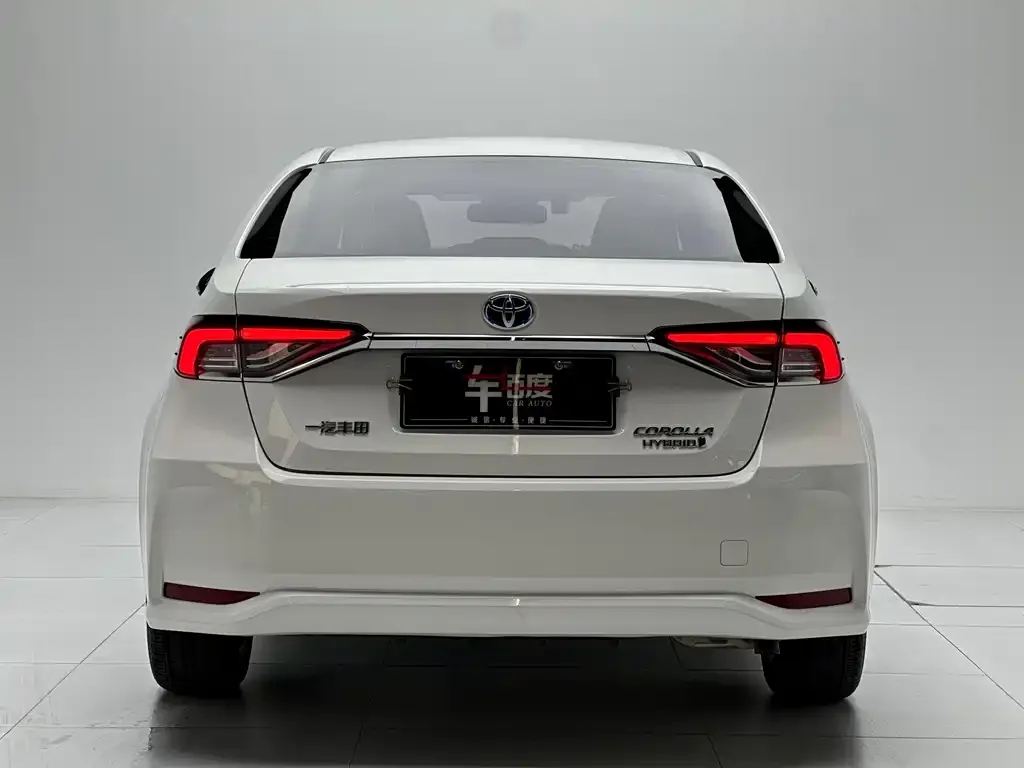 Toyota Corolla — фото 4