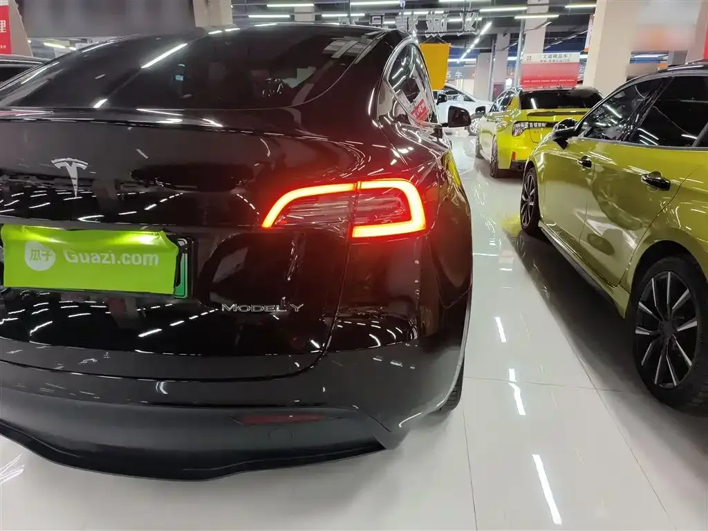 Tesla Model Y — фото 5