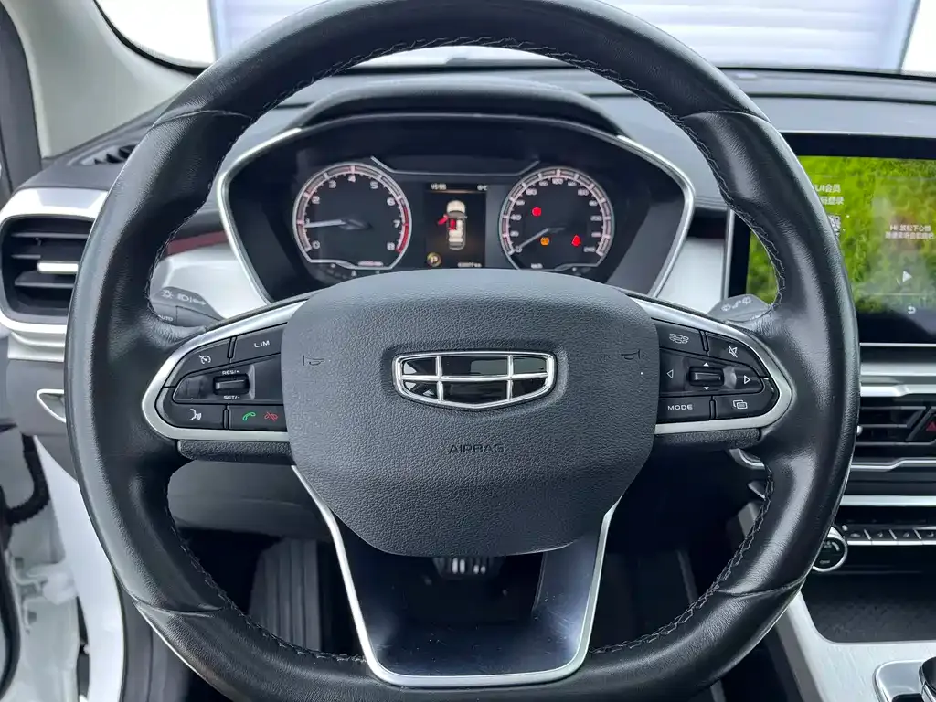 Geely Binyue — фото 10