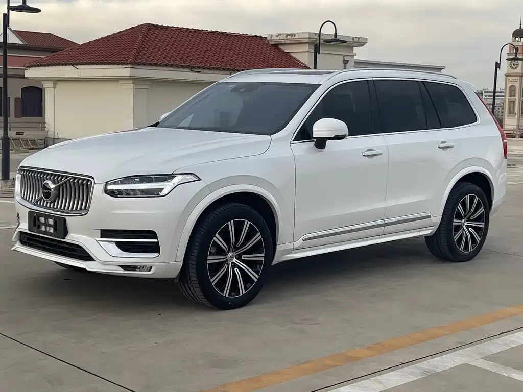 Volvo XC90 — фото 1
